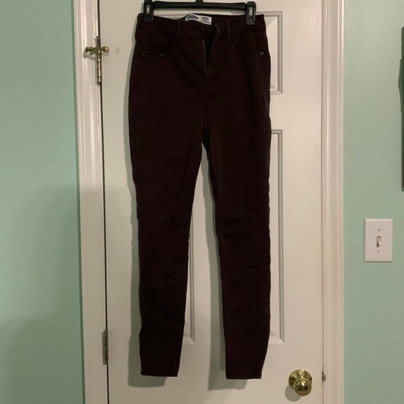 Old Navy Pants - Old navy plum/eggplant colored jeans, size 6
